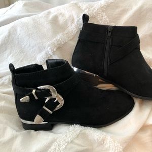 boohoo booties